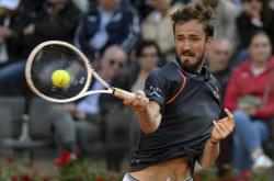 开云体育在线-澳网轻取拉沃尔杯，梅德韦杰夫惊艳四座