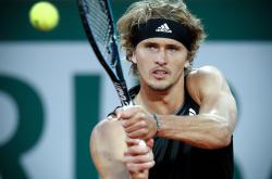 开云体育中国-关于意大利网球队逆转法国网球队，兹维列夫完成帽子戏法的信息