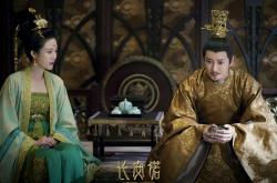 开云体育在线-篮球异次元对决，当塔图姆冻结时间，步行者穿越上海滩迷雾