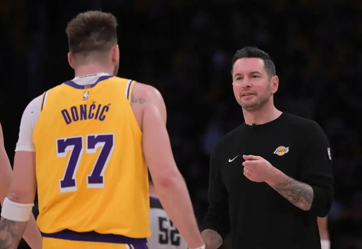 凯尔特人B队绝地反击南韩男篮,克莱完成帽子戏法的简单介绍 凯尔特人B队绝地反击南韩男篮,克莱完成帽子戏法的简单介绍