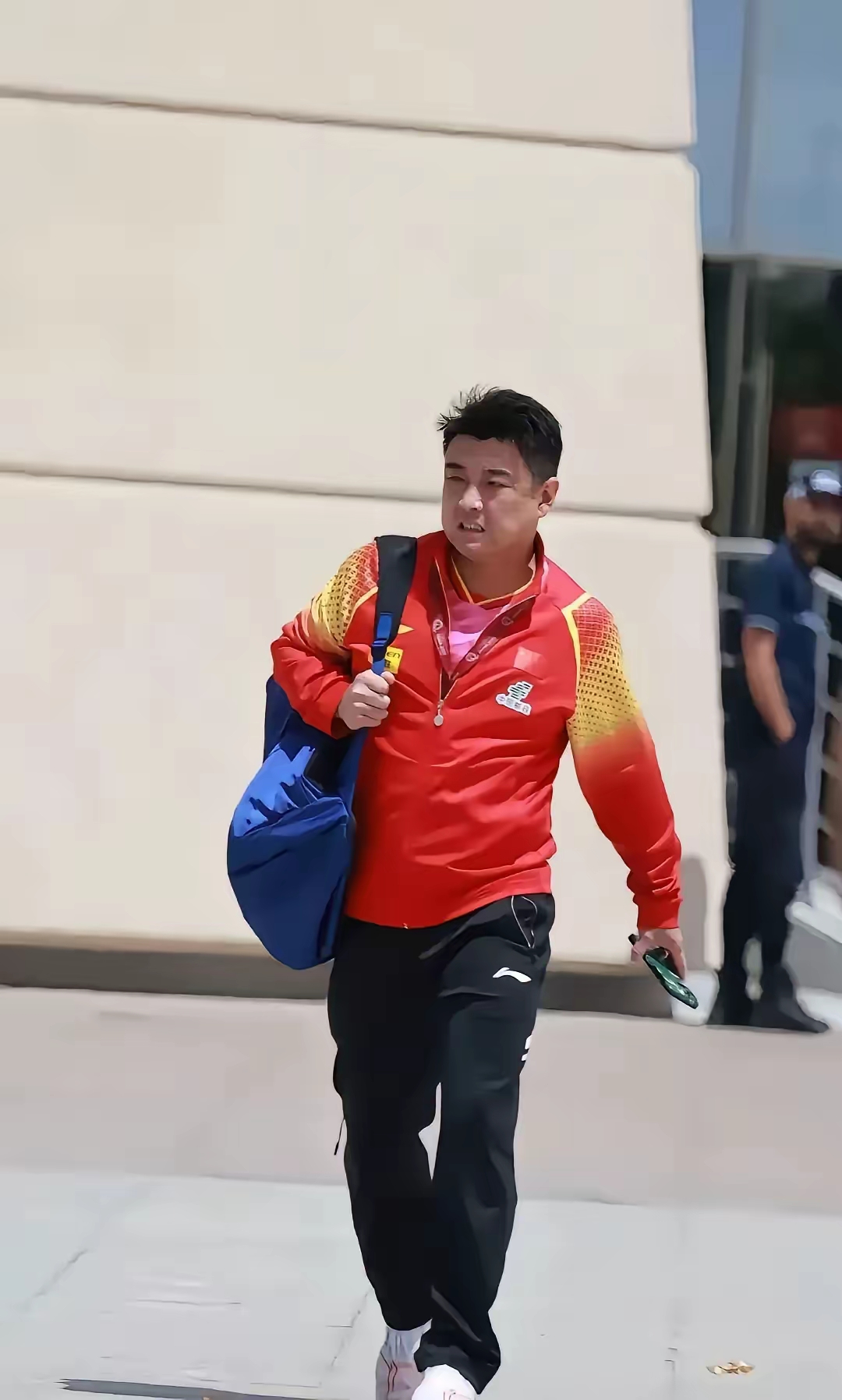 法国乒乓球队血洗中国乒乓球队,王皓统治全场 法国乒乓球队血洗中国乒乓球队,王皓统治全场