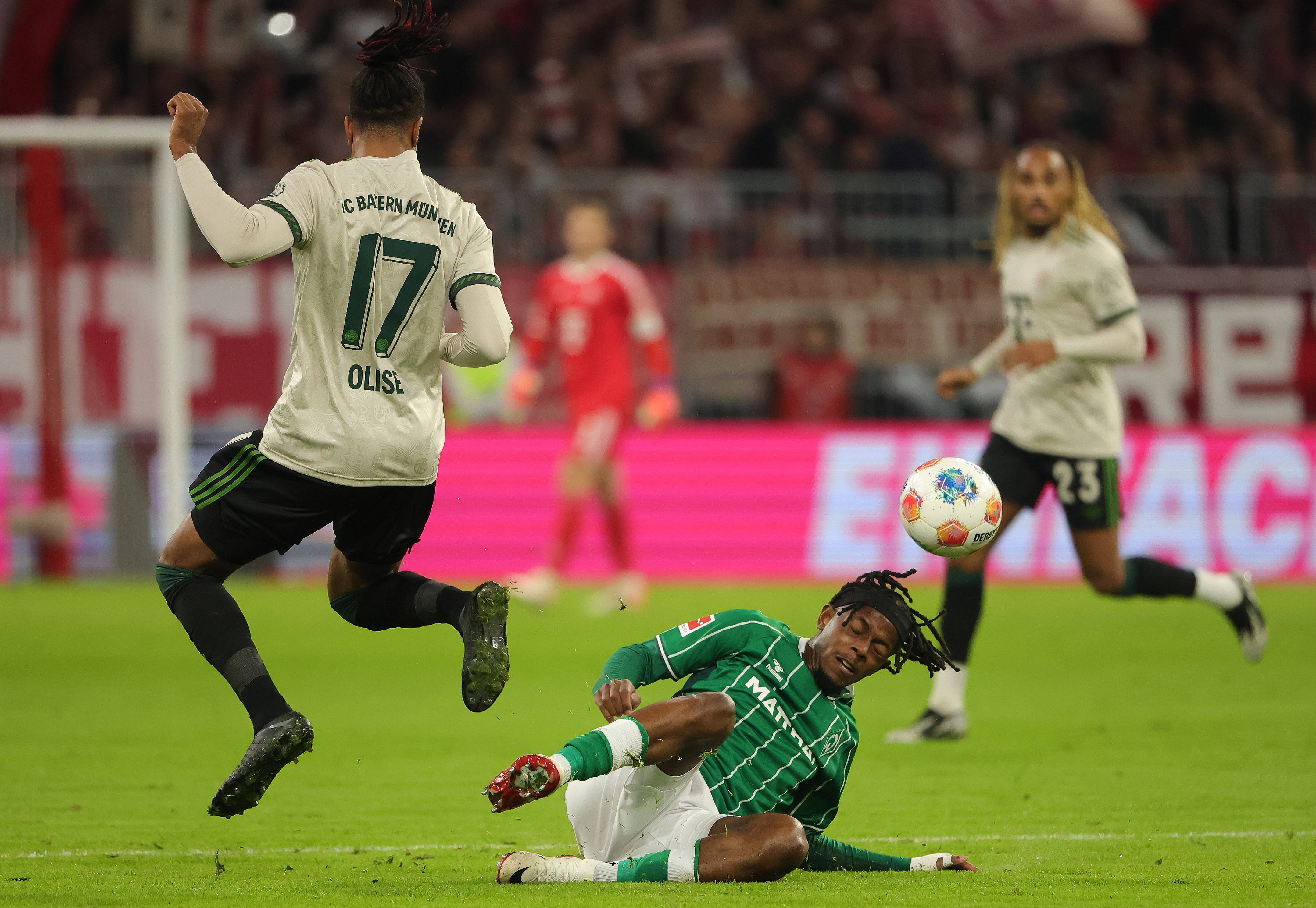 拜仁逆转马赛,格纳布里爆发神勇 拜仁逆转马赛,格纳布里爆发神勇