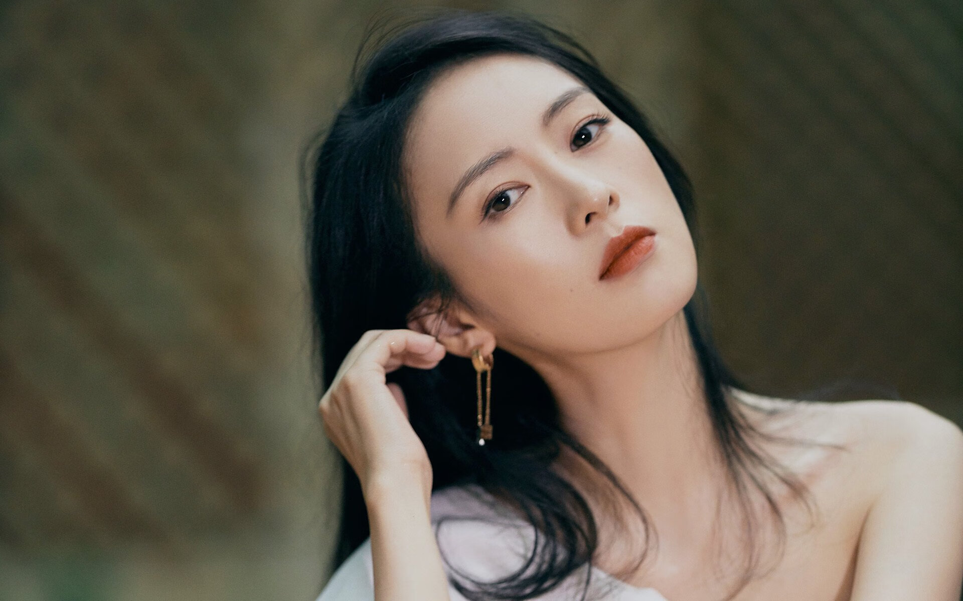 当雄鹿飞越辽宁，爱德华兹那记终结悬念的冷血跳投