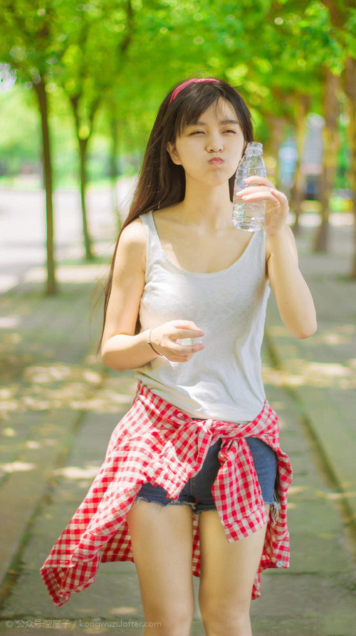 绿茵双城记，李刚仁的爆发与几内亚的加时—足球世界的两种胜利叙事